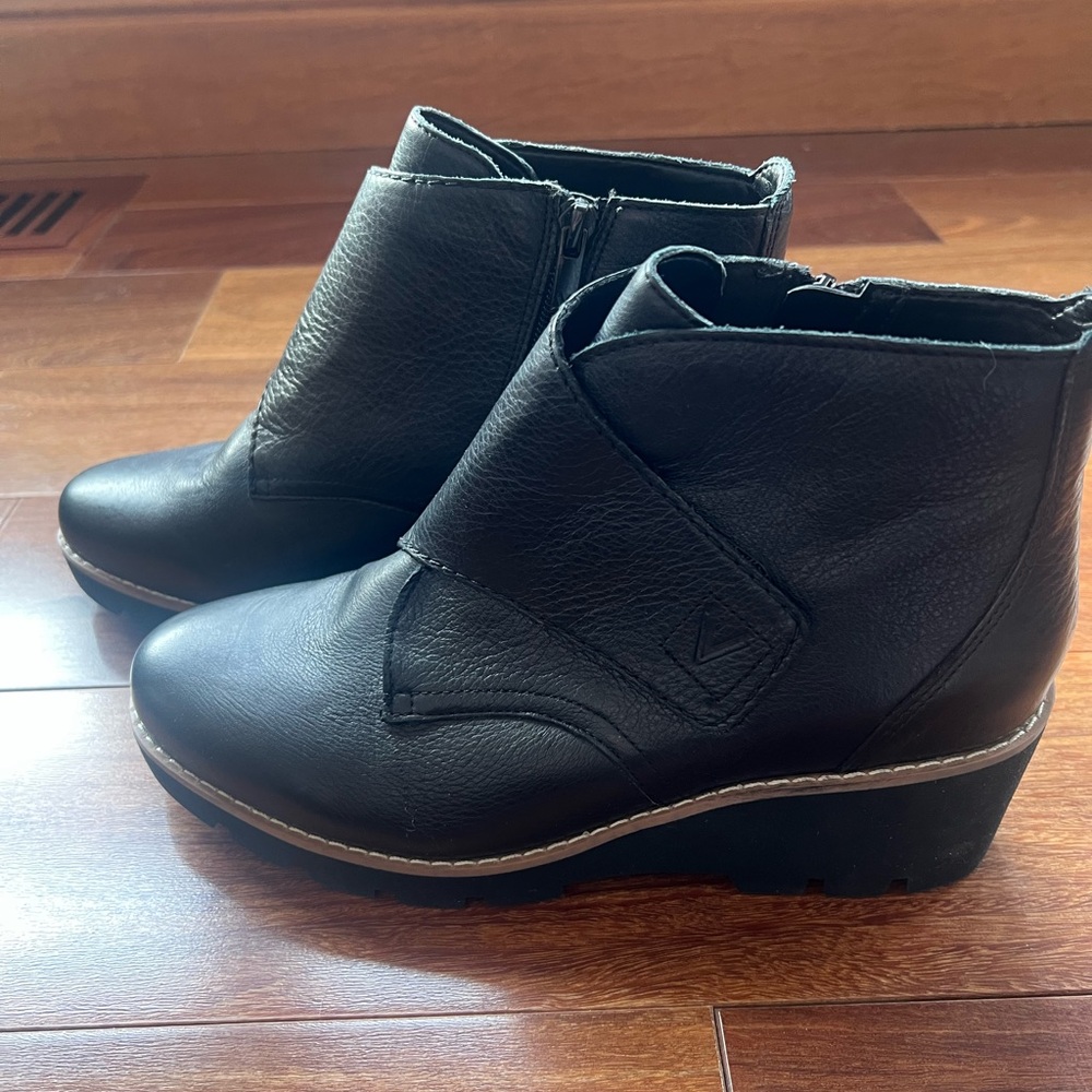 Vionic Wedge Bootie